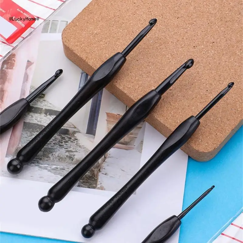 20x Crochet Hook Set 2.0-7.0mm Crochet Needle Practical Ergonomical Knitting Needle Crochet Accessories for Handicraft 11UA