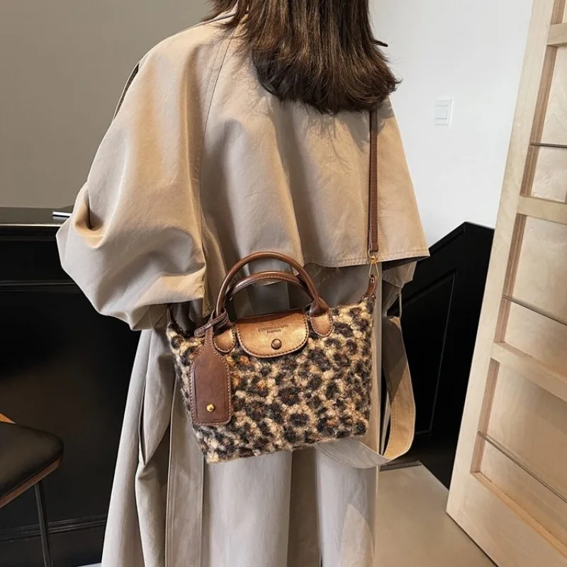 

Elegant Ladies Bag With A Subtle Satin Sheen Underarm Shoulder Bag For Anniversary Dinners And Formal Receptions