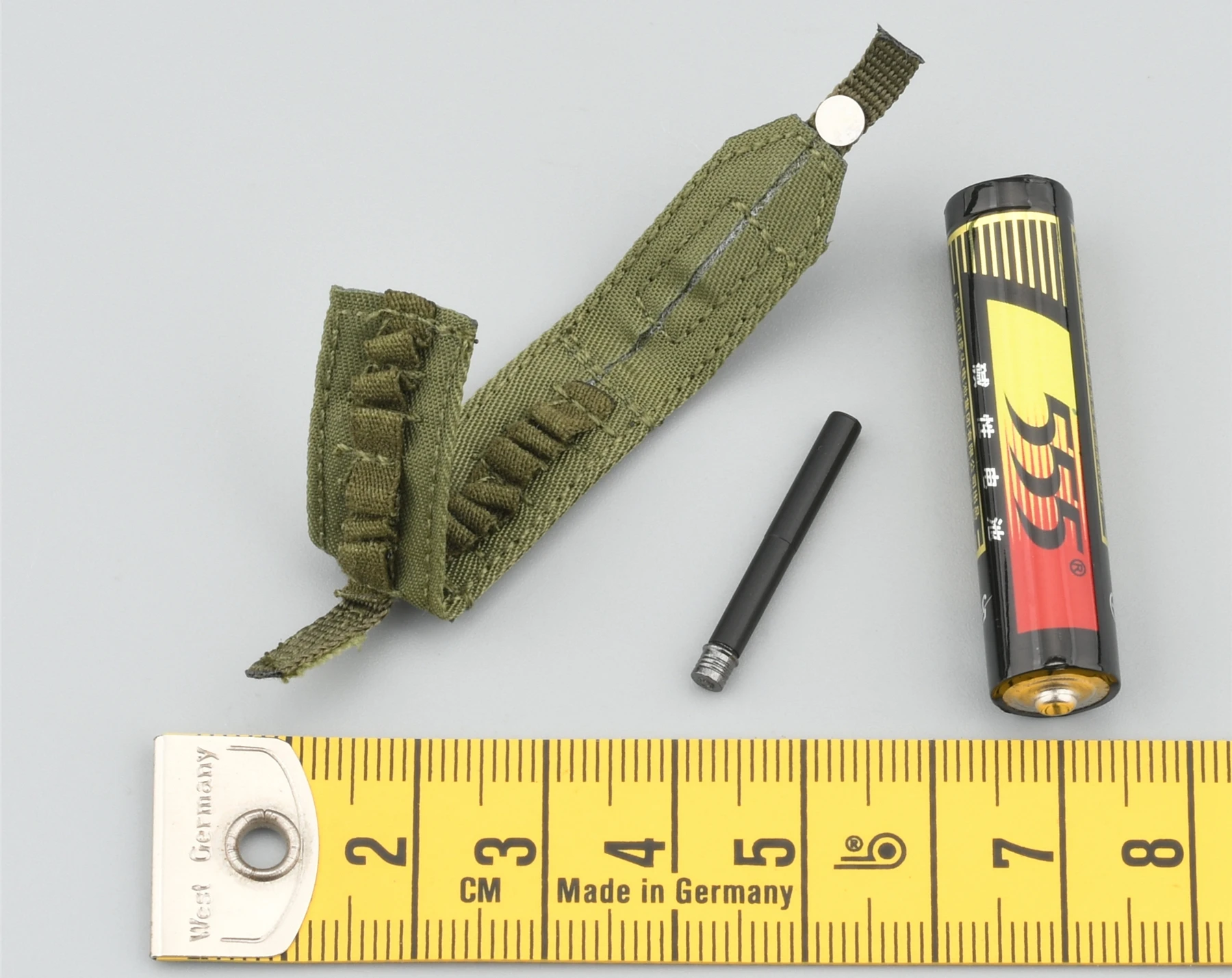 SoldierStory 1/6 Scale Soldier SSG-008 Shotgun Bags and Signal Rods Model for 12'' Action Figure