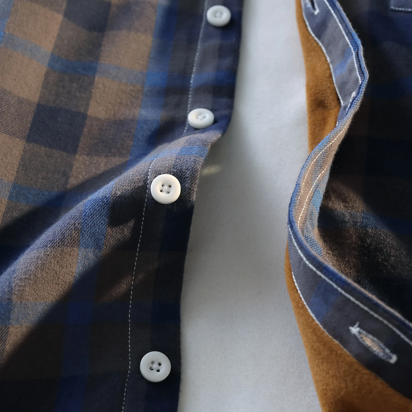 قميص مخطط جديد لخريف 2025 للمراهقين بأكمام طويلة وفضفاض مناسب غير رسمي ملابس الشارع بأزرار للأسفل قميص موضة الشباب #6