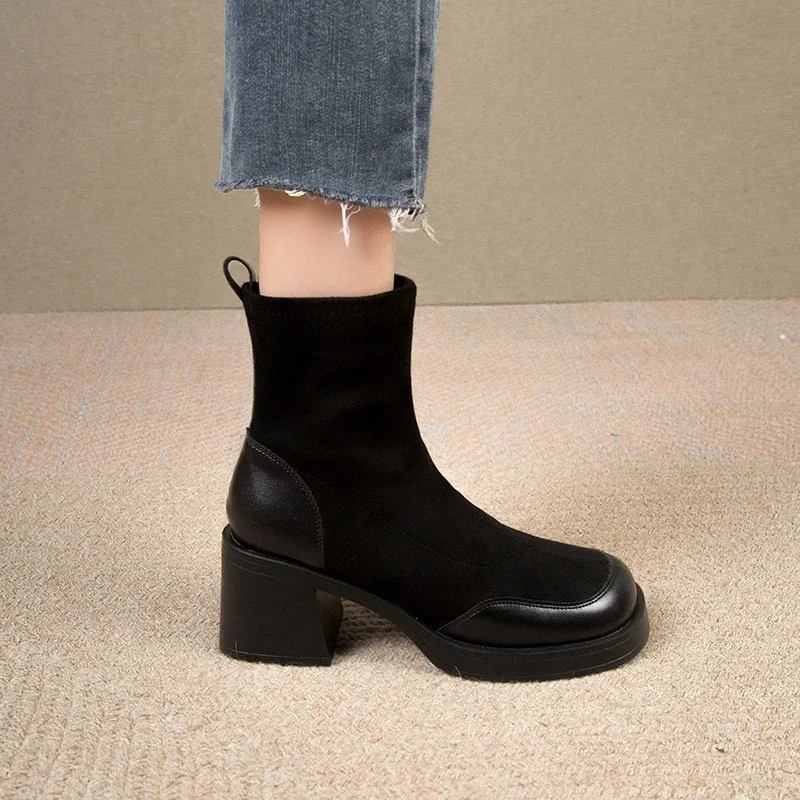 Scarpe corte per donna stivaletti da donna neri calzini calzature stivaletti da combattimento tacchi molto alti stivali autunnali con tacco in pelle