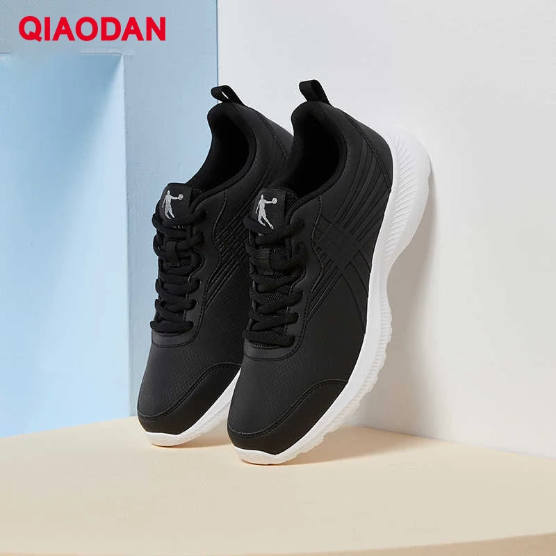 QIAODAN Men's Running Shoes Winter Thermal Waterproof Leather Sport Shoes Comfortable Casual Outdoor Walking Sneakers XM3570246B