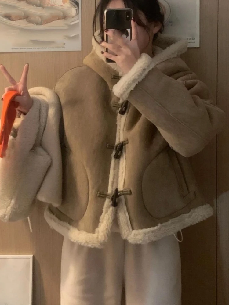 

2025 Ropa Mujer Lamb Wool Patchwork Female Coat Vintage All Match Horn Button Jackets For Women Casual Fashion Hooded Outwear