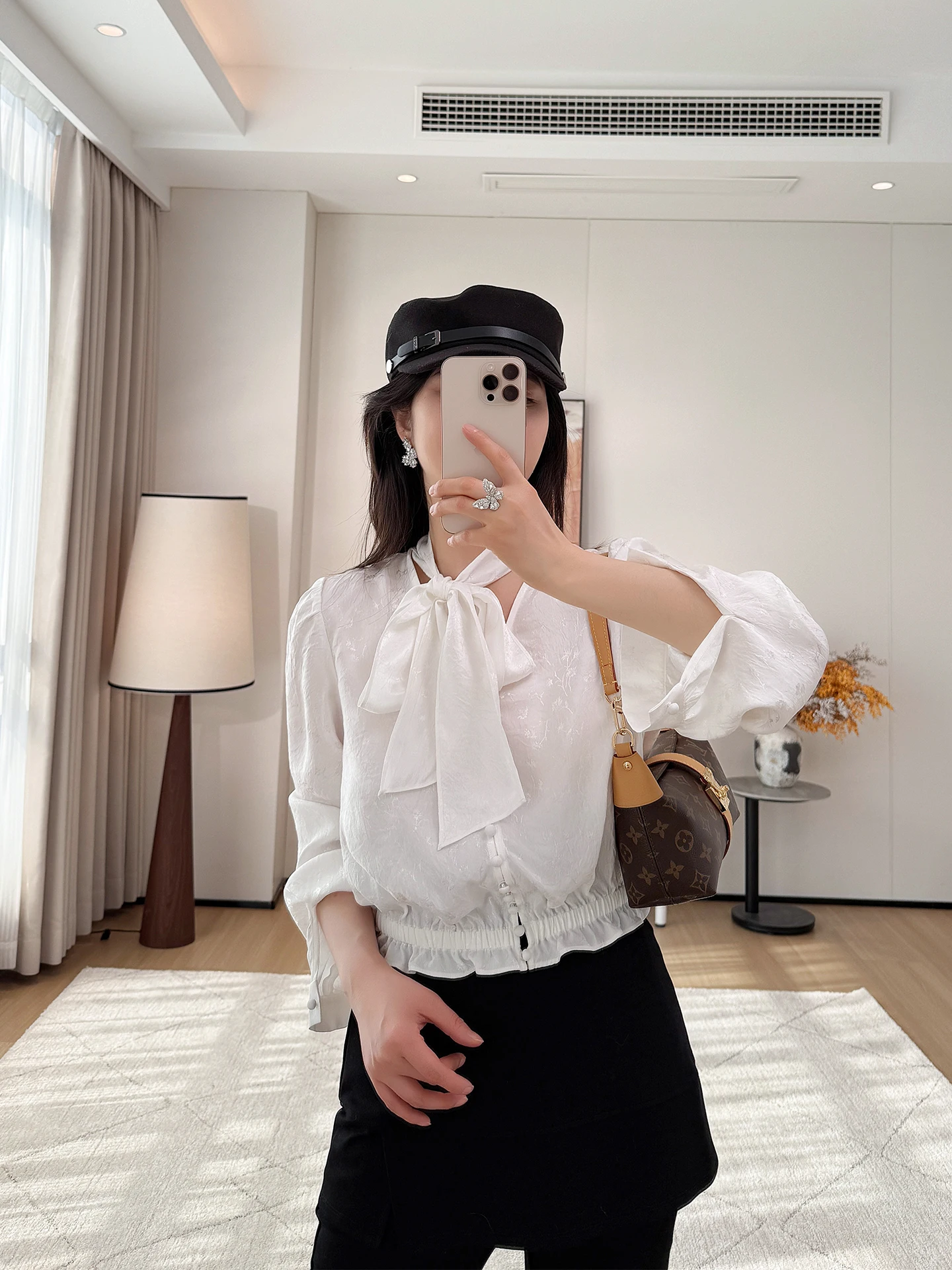 

Оригинальный ацетат C00! Белая женская блузка с V-образным вырезом, длинными рукавами, легкая, дышащая, в стиле фейри-шик, с эффектом утяжки на талии