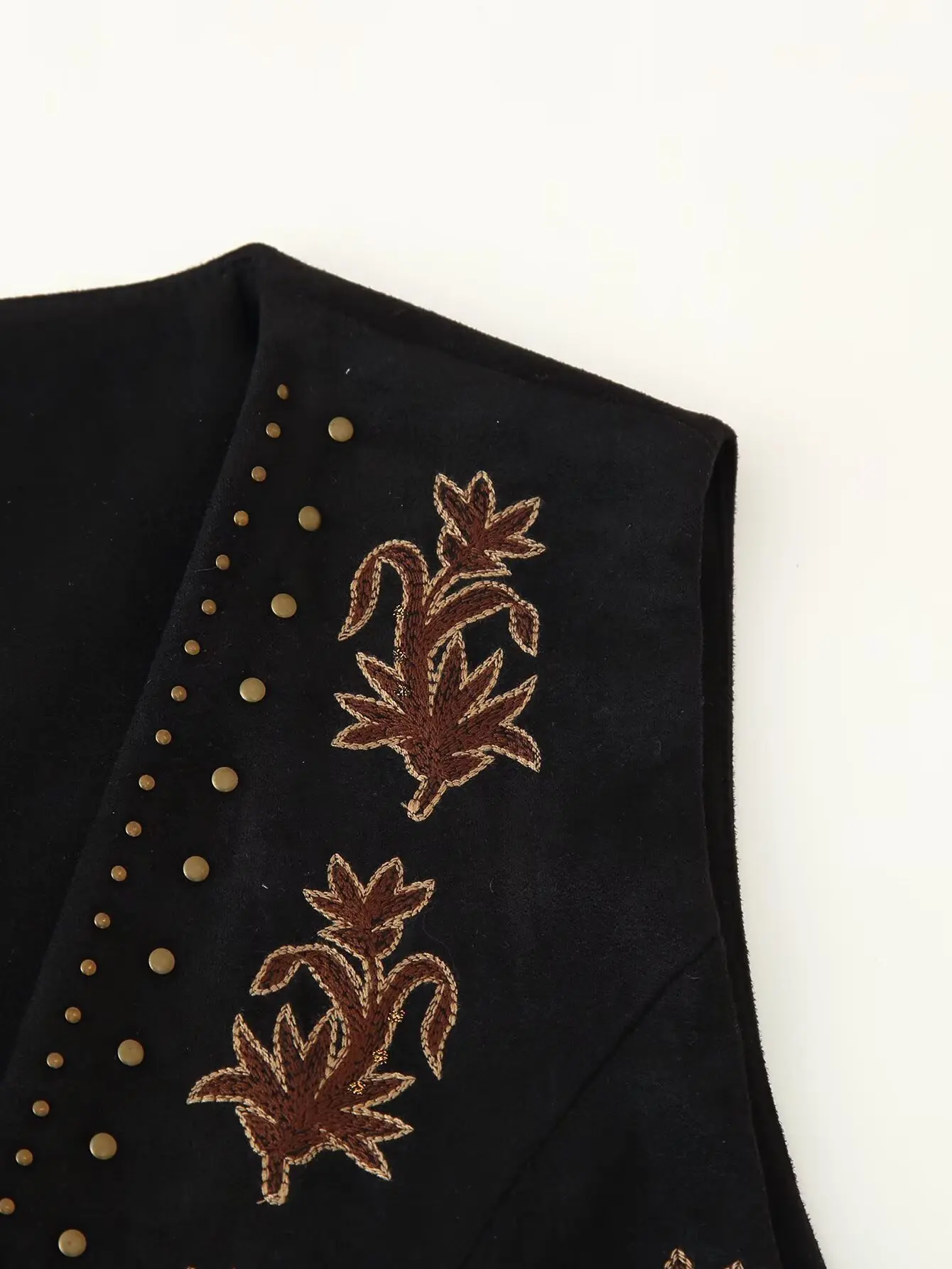 بلوزة نسائية جديدة لعام 2025 مزينة بحجر الراين وربطة عنق أمامية من الدانتيل غير رسمية برقبة على شكل حرف v بدون أكمام مطرزة بملمس مخملي Effe