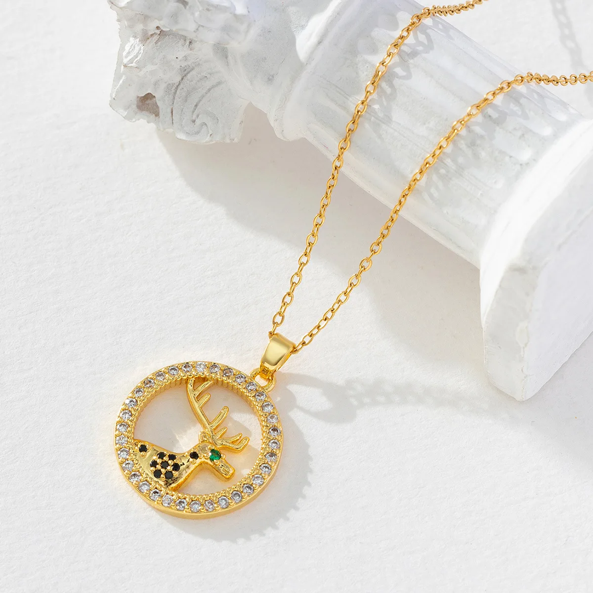 

Fashion Premium Christmas Elk Necklace Choker for Women Zircon Deer Pendant Golden Plated Chain Holiday Jewelry Accessories