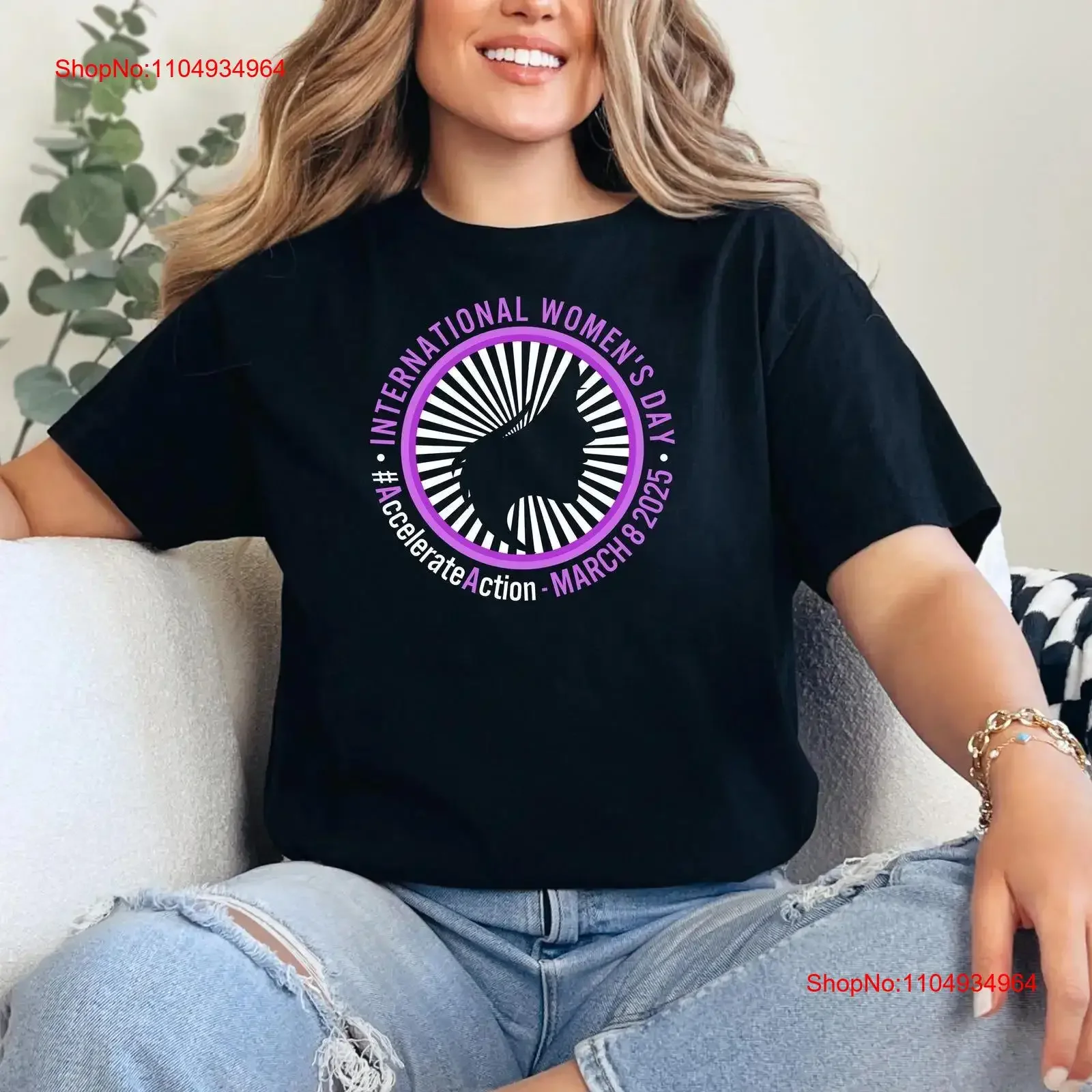 تسريع العمل اليوم العالمي للنساء 2025 تي شيرت مجموعة مطابقة IWD خمر غسلها للجنسين تنفس أوم عادية #1