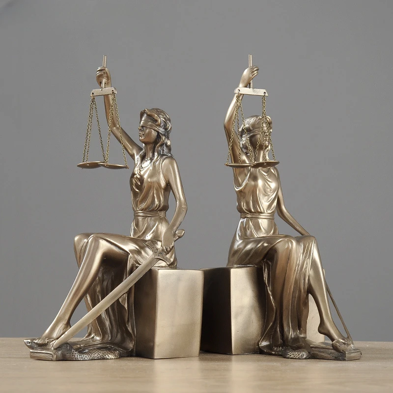 2023 New European Antique Greek Justice Goddess Statue Fair Angels Resin Bookends Sculpture Ornaments Study Room Decoration Gift