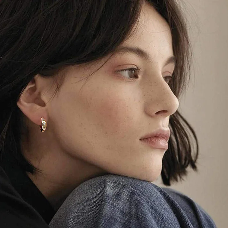 Popular semi-circular earrings, ultra-shiny and high-end, diamond-studded eight-pointed star earrings for women