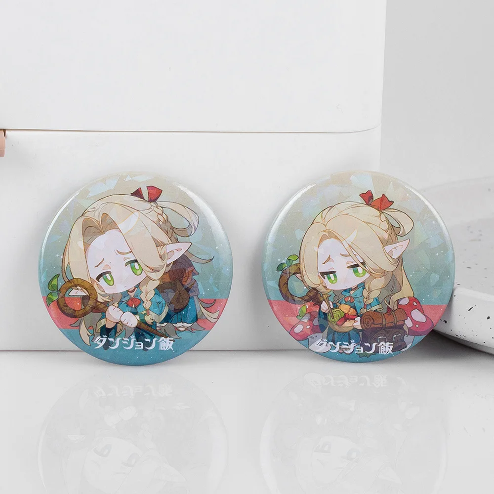 58 มม.การ์ตูน Marcille ผมสีทอง Kawaii เลเซอร์เครื่องแต่งกาย Badge Tinplate ไม่สม่ําเสมออุปกรณ์เสริมร้อนขายอุปกรณ์กันน้ํา