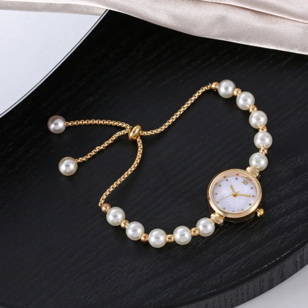Vintage Round Dial Pearl Bracelet Watch Elegant Minimalist Women Quartz Watch Roman Numeral Delicate Small Dial Watch Office