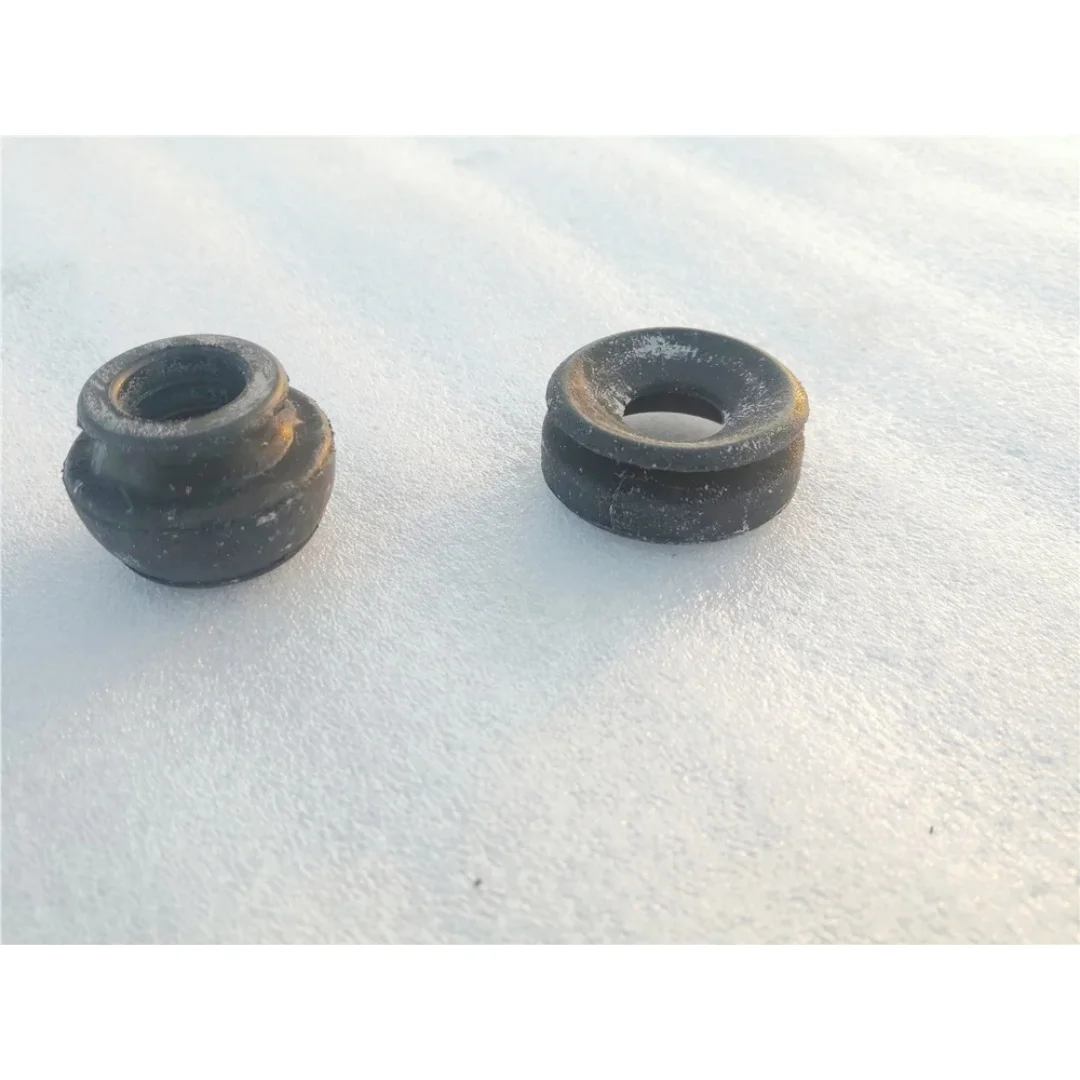 Front Cross Member Rubber Sleeve Engine Rear Mounting Bushing Fit For Pajero Montero Shogun V73W V78 H66W H77W MR132701 MR132702