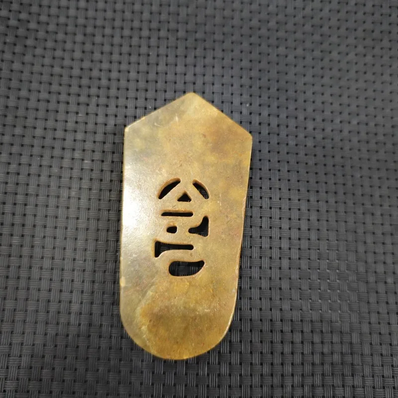 Large quantities of antique-style Xiu jade tokens, hand-held ornaments, and pendants