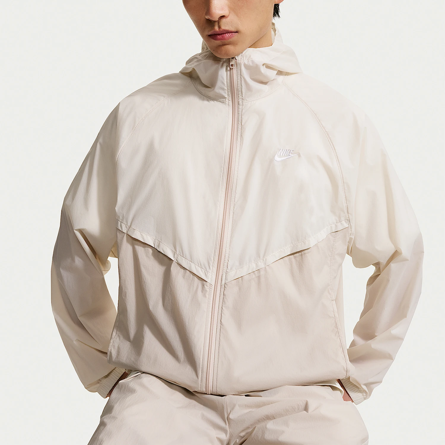 Nike Authentic Windrunner Men's Lightweight Loose Woven Jacket IO9628-104