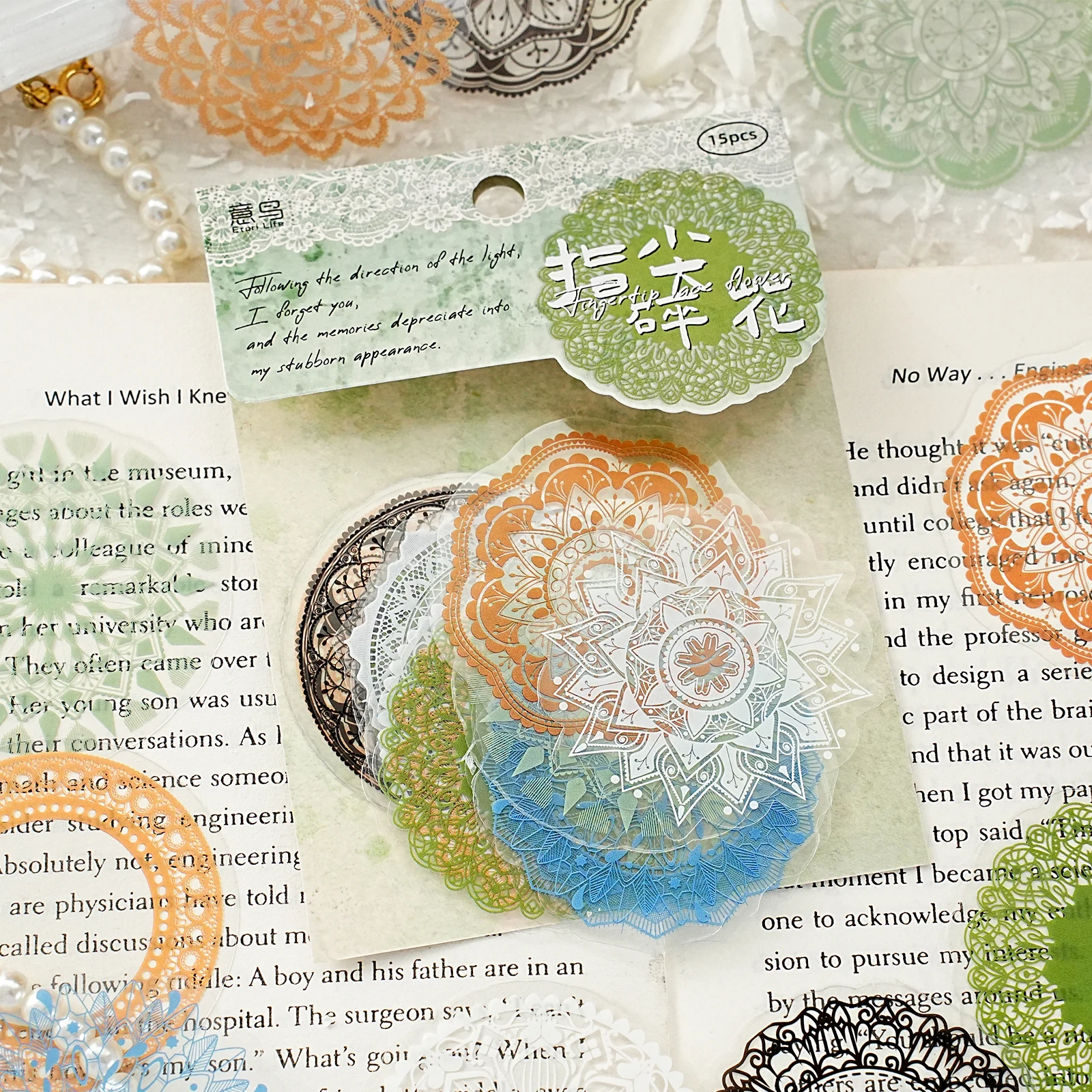 Etori Life 30Pcs Vintage Floral Round Pattern Stickers for Decorating Laptops, Phone Cases, Baking Seals, Gift Box Packaging, Handmade Scrapbooks, Student Stationery, Children's Stickers