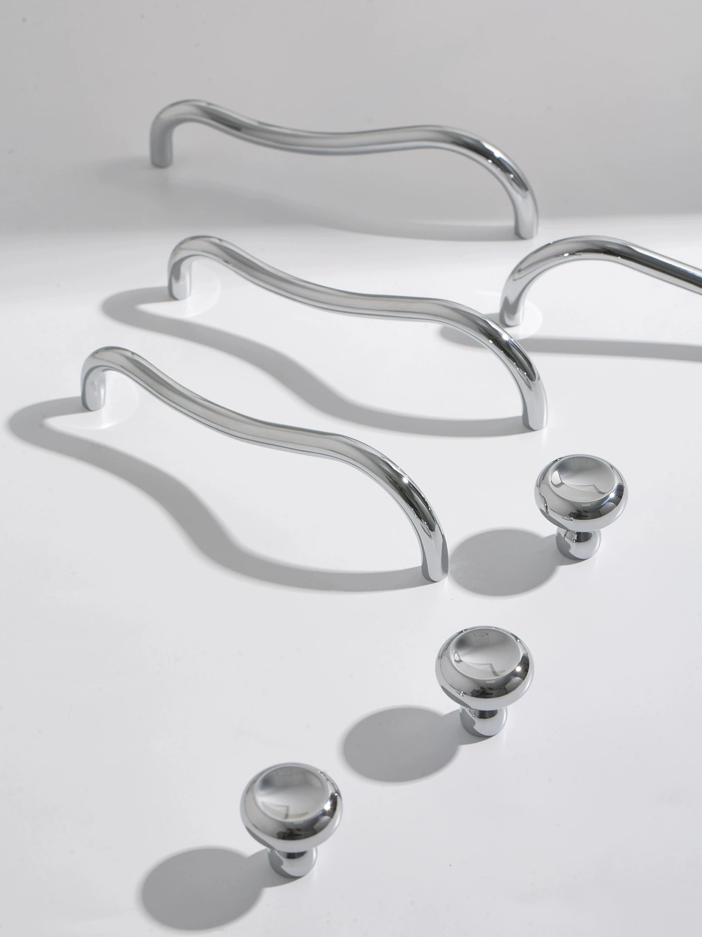 

Solid brass shiny silver bedroom wardrobe handle cabinet shoe cabinet drawer kitchen furniture fine strip long handle knob