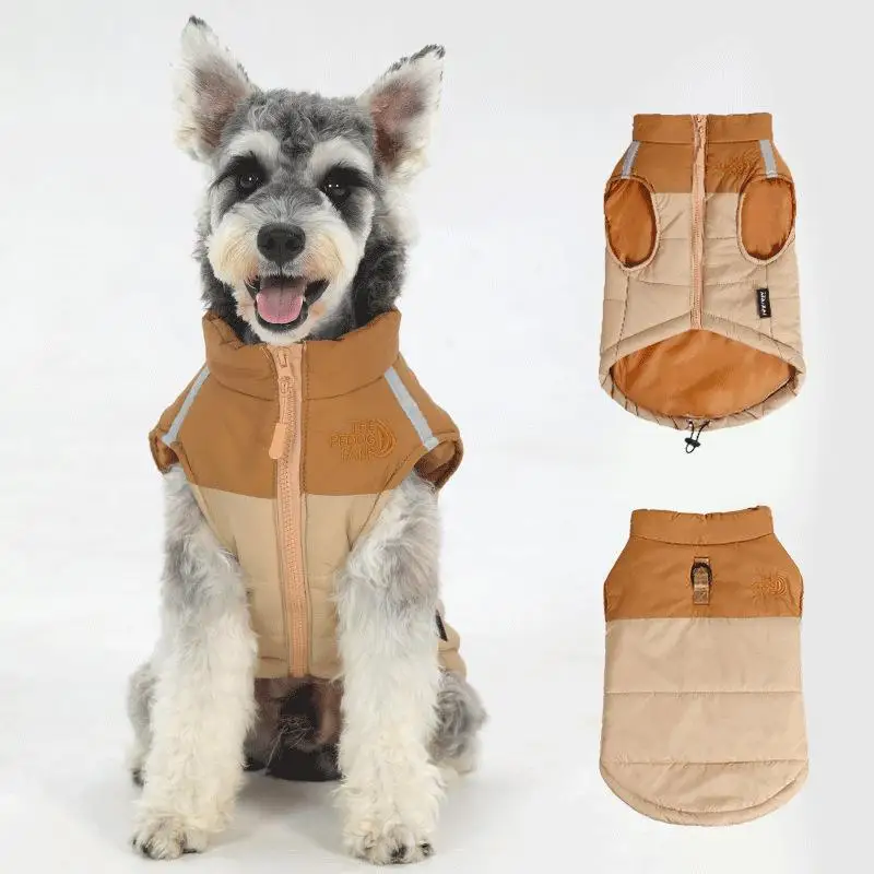 

Waterproof and reflective cotton clothing for pets in autumn and winter, suitable for leashes.