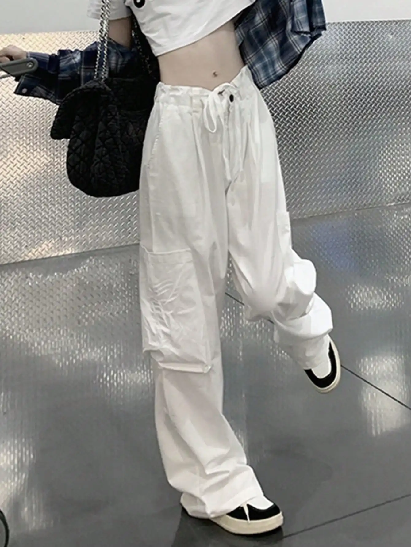 

South Korea's Dongdaemun Summer White American Design Ins Style Multi-Flap Pocket Pants High Waist Drawstring Floor-Length Cargo Pants for Women