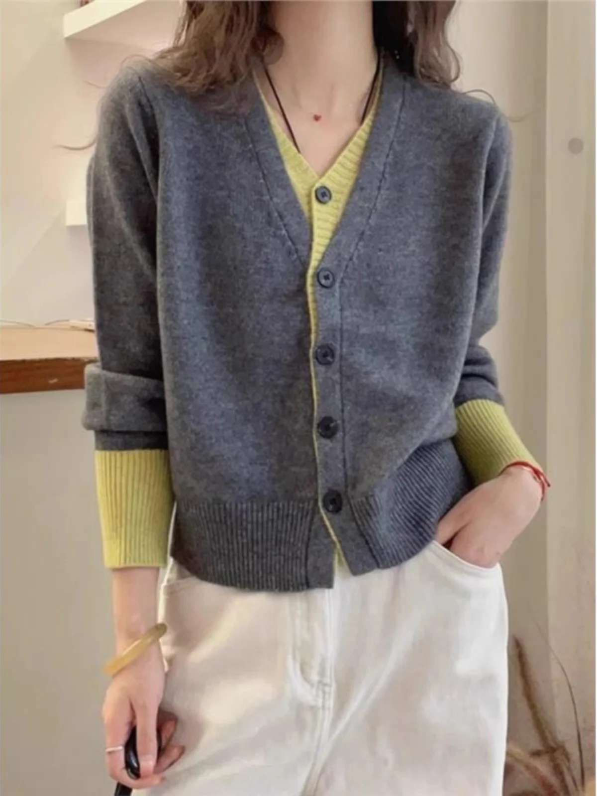 

V-Neck Knitted Open Cardigan Women's Inner Wear Color Block Design High-End Feelings Autumn Winter New Style Loose Fit Long S...