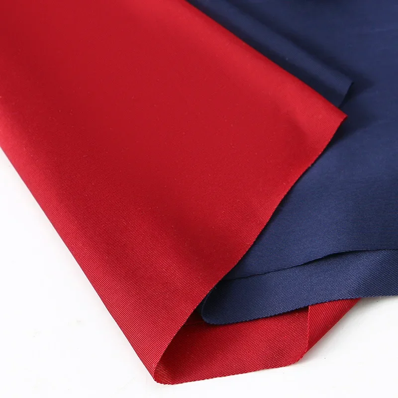 Spring and summer new ice silk seamless underwear men\'s briefs raised gun egg separation quick dry youth tide solid color shorts