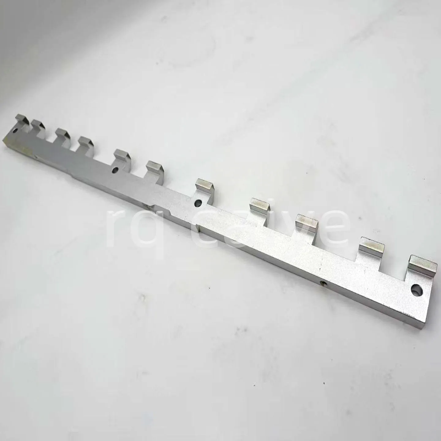 

1 шт. Алюминиевая планка для печатных машин MO, артикул 43.013.020F, 43.013.020, 617x43 мм