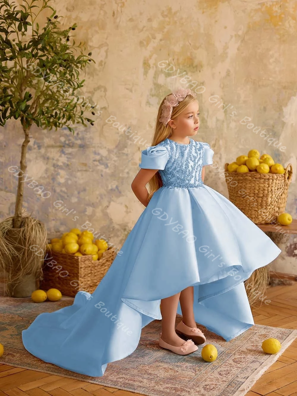 Roze bloemenmeisjesjurk voor bruiloft peuters hoog laag lovertjes satijnen prinses optochtjurk met trein op maat gemaakte feestbaljurk