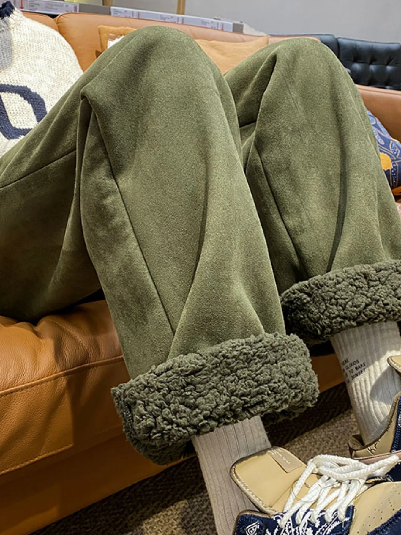 Pantaloni a gamba dritta casual americani in lana di agnello Melard, nuovo stile invernale per donna, ispessito, versatile, caldo, ampio, foderato in pile per studenti, pantaloni di marca pigri e alla moda