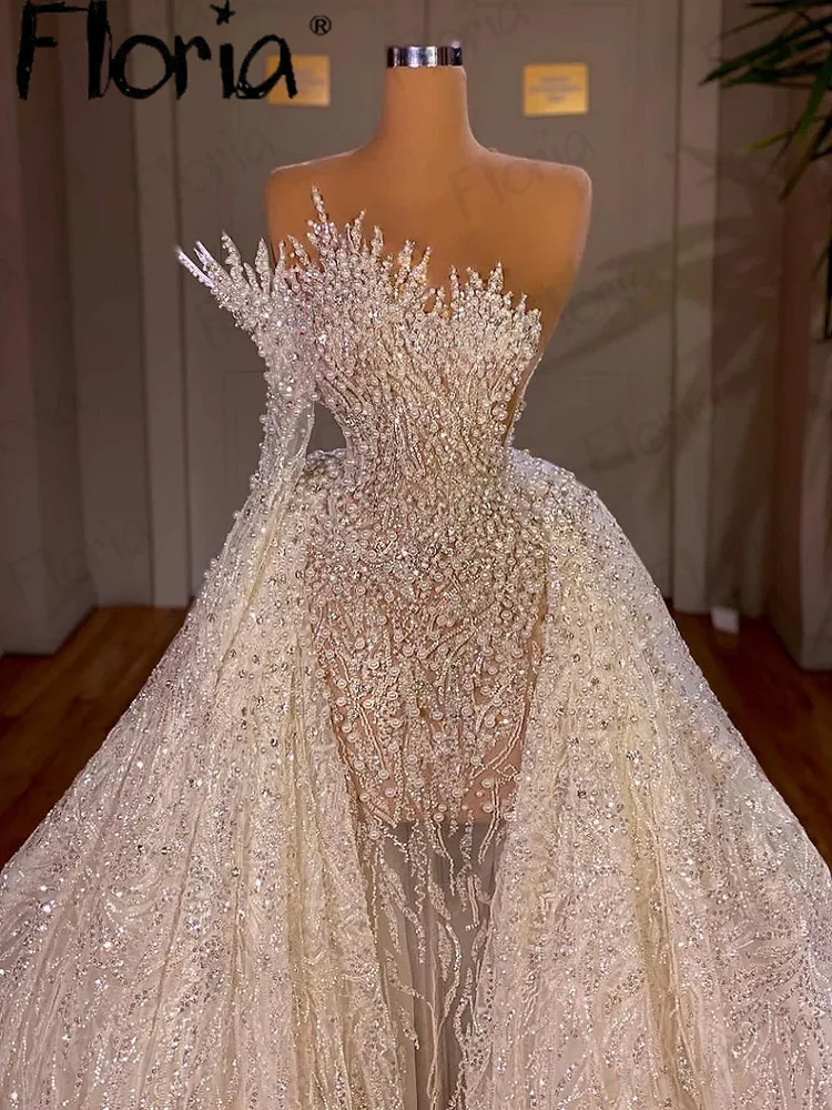 Splendido abito da sposa con coda lunga monospalla con perle fatte a mano in pizzo Appliqued abito da sposa su misura Vestido De