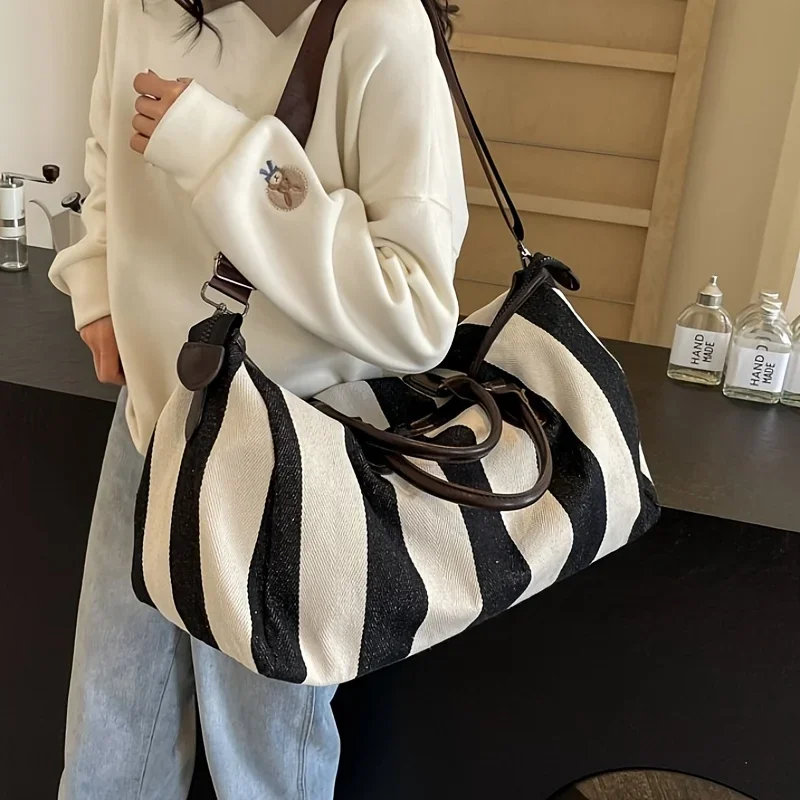 1pcs Stylish Striped Large Capacity Travel Bag Vintage Inspired Oxford Shoulder Bag and Crossbody Bag for Women Zipper Closure