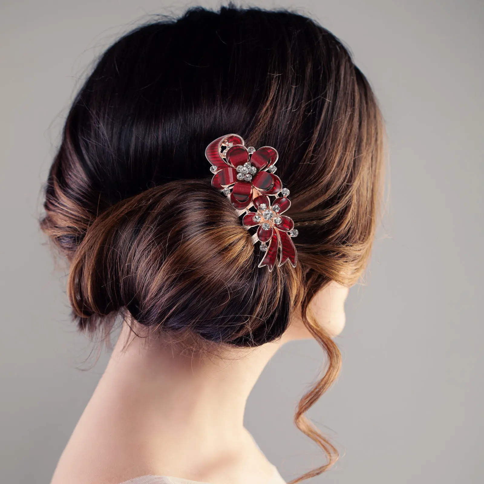 Rhinestone Bridal Hair Comb Flower Shape Elegant Wedding Hair Accessories Side Comb Bridal Headpiece Bright Wedding Focal Point