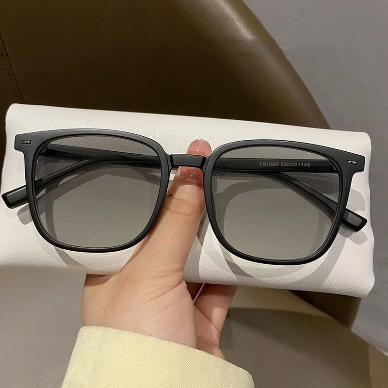 2026 Ultraleichte photochrome Anti-Strahlungs-Brille mit quadratischem Rahmen, austauschbare Linse für Damen und Herren, Sonnenbrillen, Brillengestelle – Detail 5