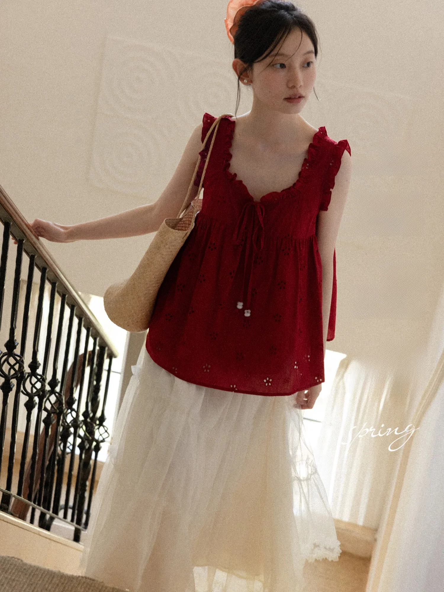 

Красная женская повседневная рубашка без рукавов с вырезами, весна 2026, дышащая, приталенная, с V-образным вырезом, из хлопка, модная