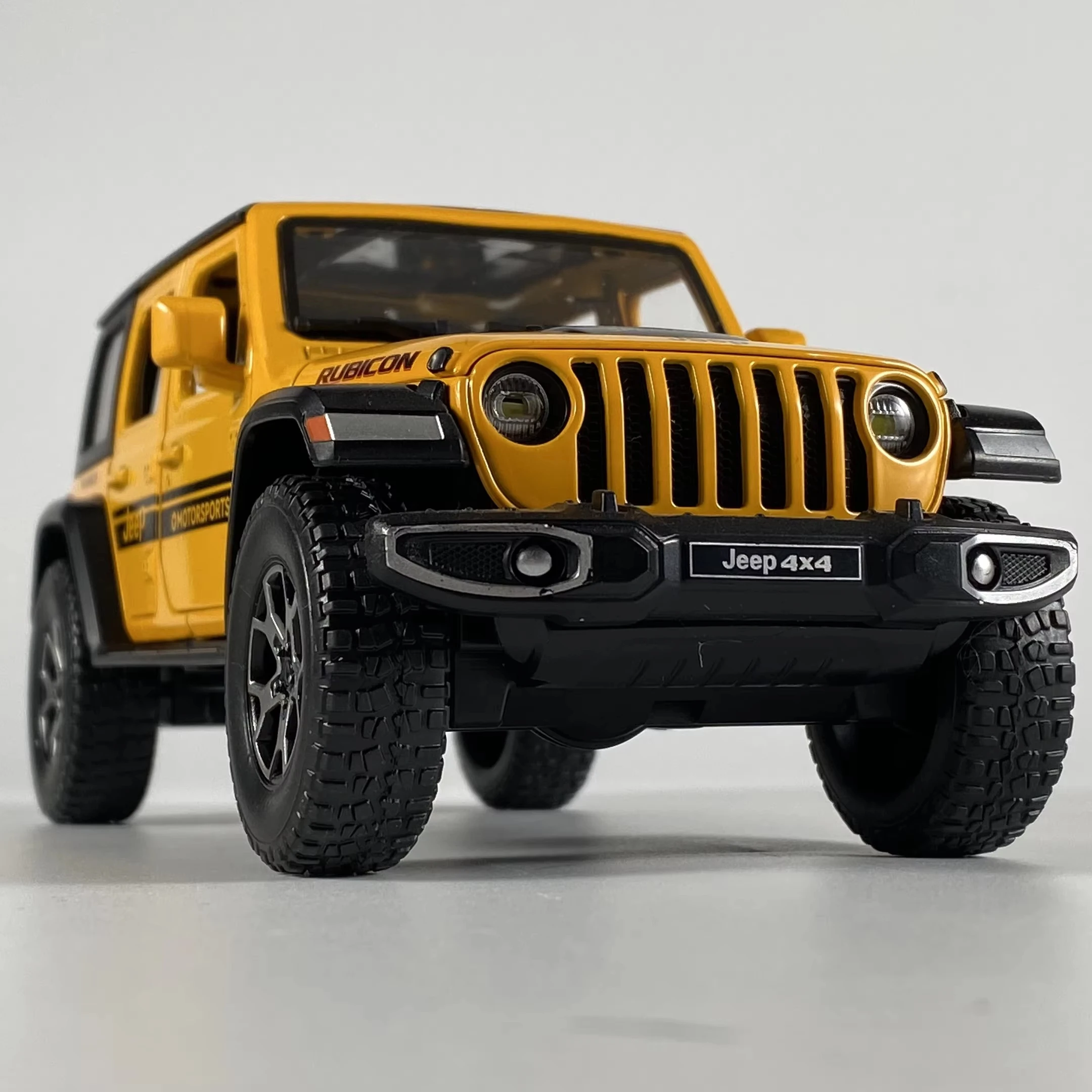 1:22 Jeep Wrangler Off Road SUV in lega di metallo pressofuso modello di auto suono e luce tirare indietro oggetti da collezione decorazione hobby compleanno ragazzo