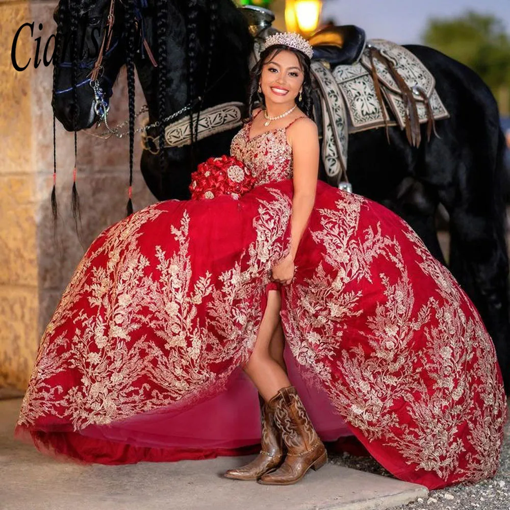 

Burgundy Quinceanera Dresses Ball Gown Puffy Tulle Gold Appliques Spaghetti Straps Vestidos De 15 Años Sweet 16 Party Dress