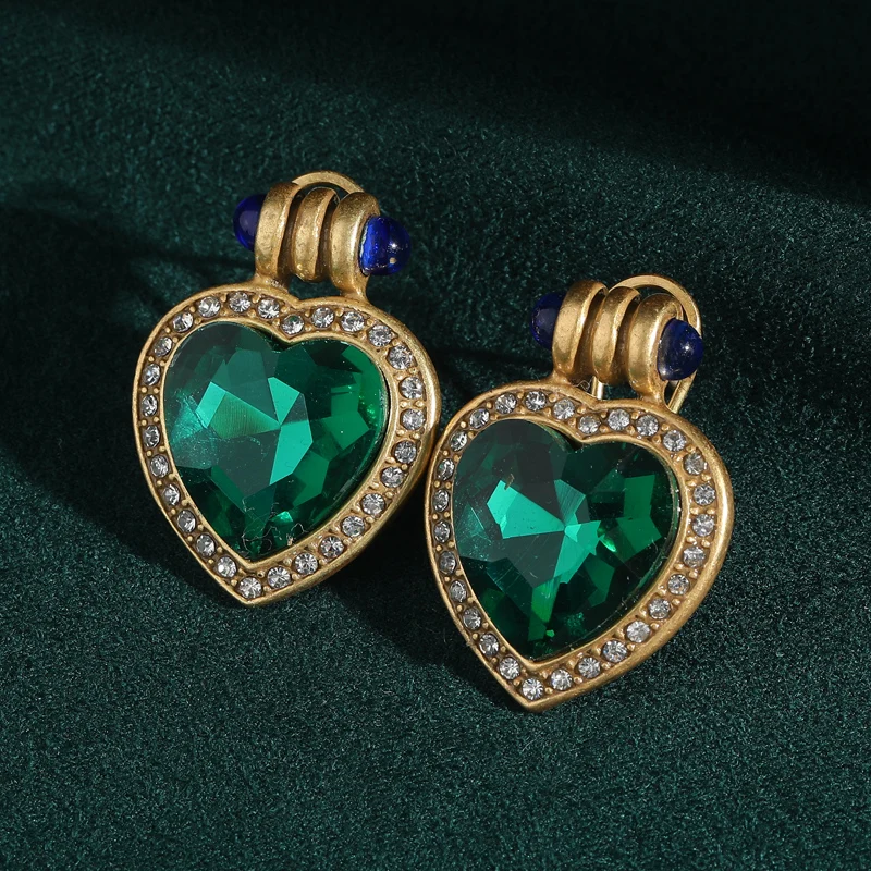 

Vintage Stud Emerald Green Crystal Heart Earrings Luxury Designer Woman Rhinestones Antique Gold Color High Quality Jewelry 2025