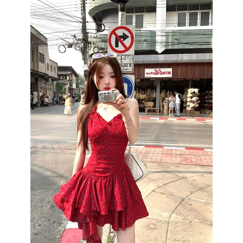 2025 francês vintage vermelho floral férias halterneck irregular vestido de emagrecimento verão sem mangas cintura saia curta