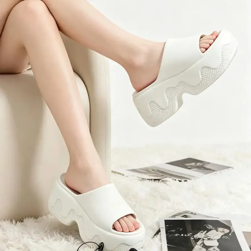 Chunky Plateau-Keilabsatz-Slipper für Damen – Sommer 2026 – Eiscreme-Sandalen mit superhohem Absatz – Leichte EVA-Slides für Frauen – Rot – Detail 5