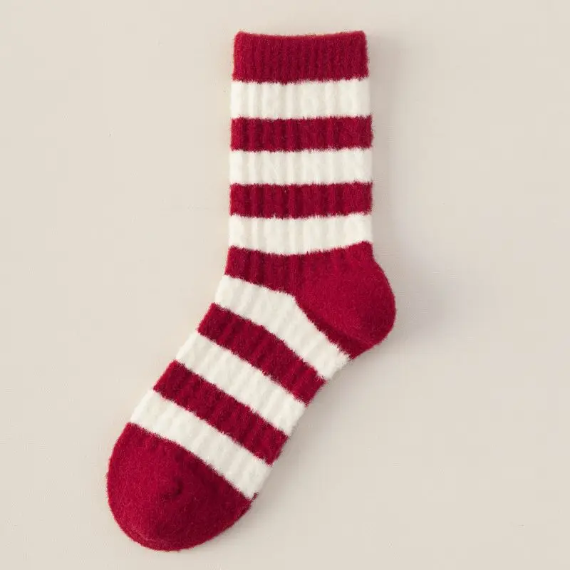 

Thick and Warm Autumn and Winter Zodiac Year Red Socks with Cute Cartoon Embroidery and Mid Tube Hongyun Socks