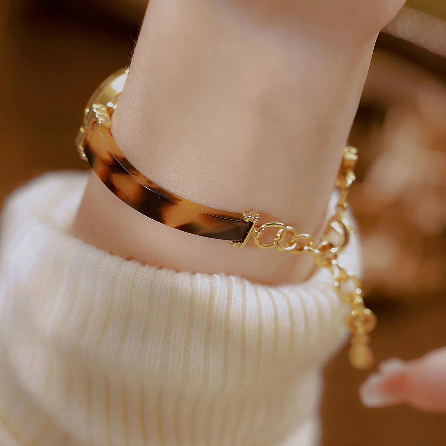 الساعات الذهبية للنساء سوار الرجعية السيدات ساعات الكوارتز، العلامة التجارية الفاخرة الأصلية خمر اللباس ساعة اليد النسائية الجديدة