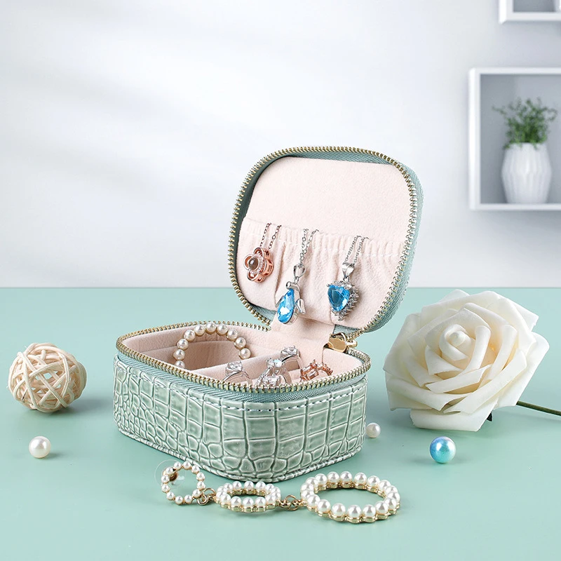 

New European Style Portable Travel Children's Girls Necklace Earring Storage Jewelry box ins Travel Casual Portable Makeup Box