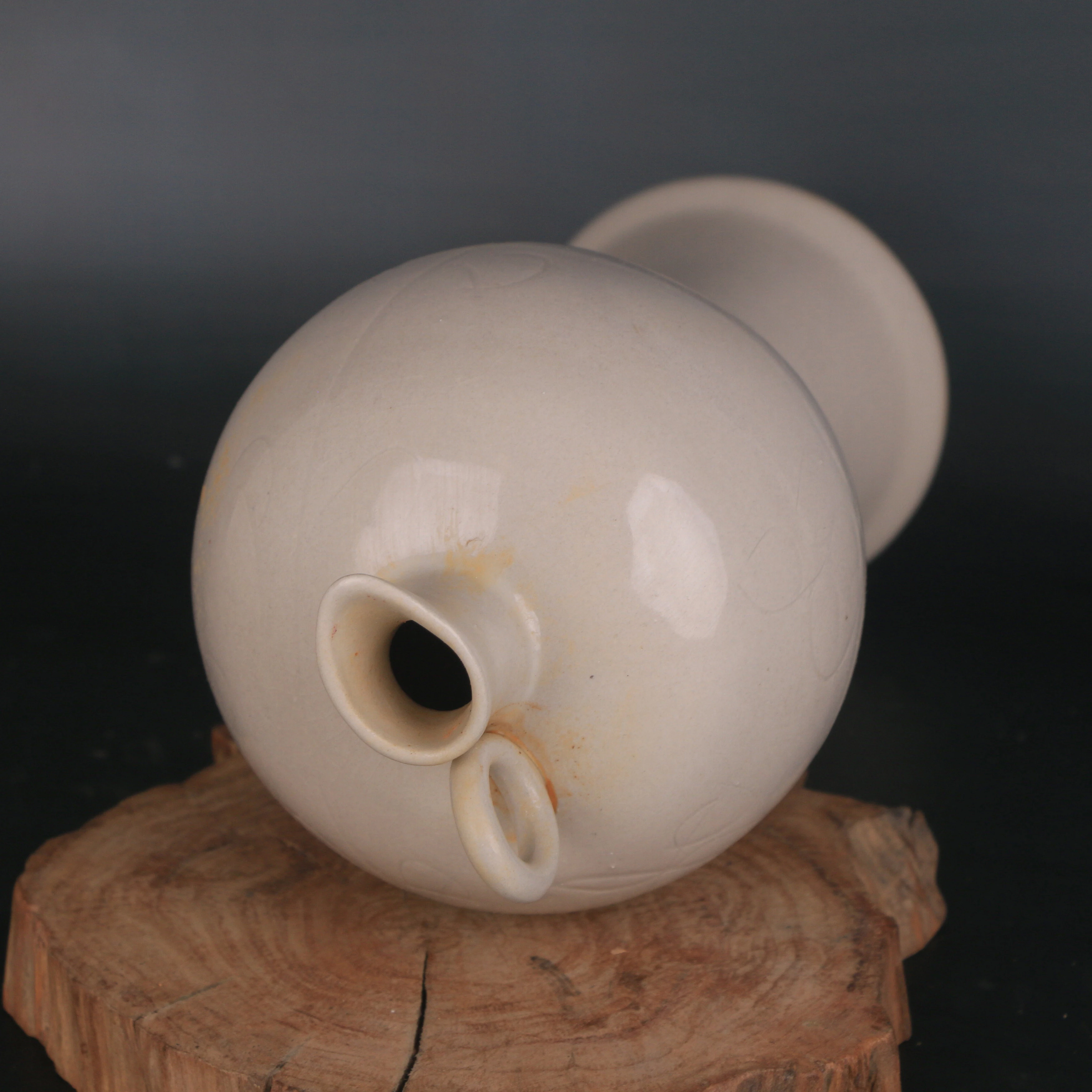 Song Dynasty Ding Kiln Yiding Mark Carved Loop Handle Pot Antique Style Porcelain Handmade Vase Decor Collection