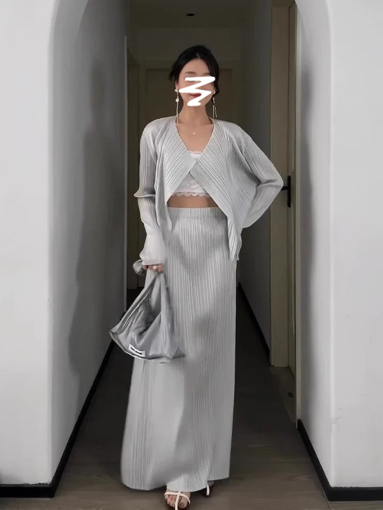 

Grey Summer round Neck Long Sleeve Open Cardigan Skirt Set Women's Fashionable Versatile Pleated Half-length Skirt Ensemble