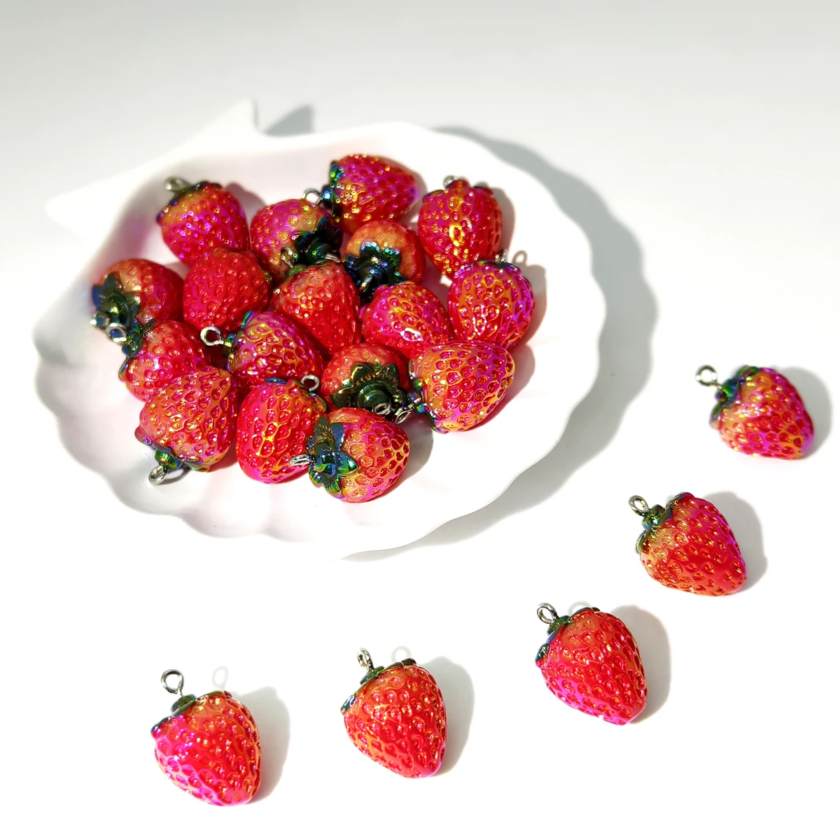 5 uds nueva serie de frutas acrílicas a la moda agujero colgante pequeñas cuentas de fresa hacer accesorios de cadena de teléfono móvil DIY