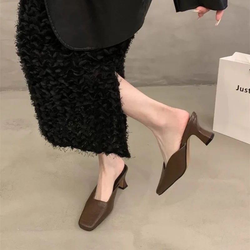 أحذية فاخرة بكعب عالٍ صنادل صيفية شباشب نسائية الاتجاه ساحة تو أحذية Slingback أنيقة جديدة أحذية جلدية Zapatos Mujer