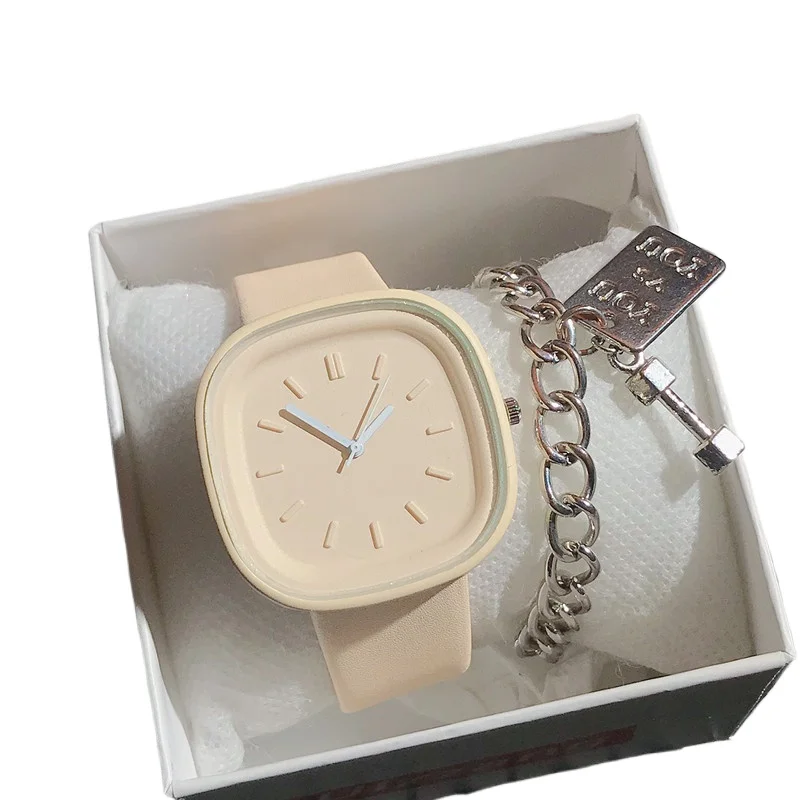 ساعة مربعة للنساء، حركة كوارتز ساعة نسائية #1