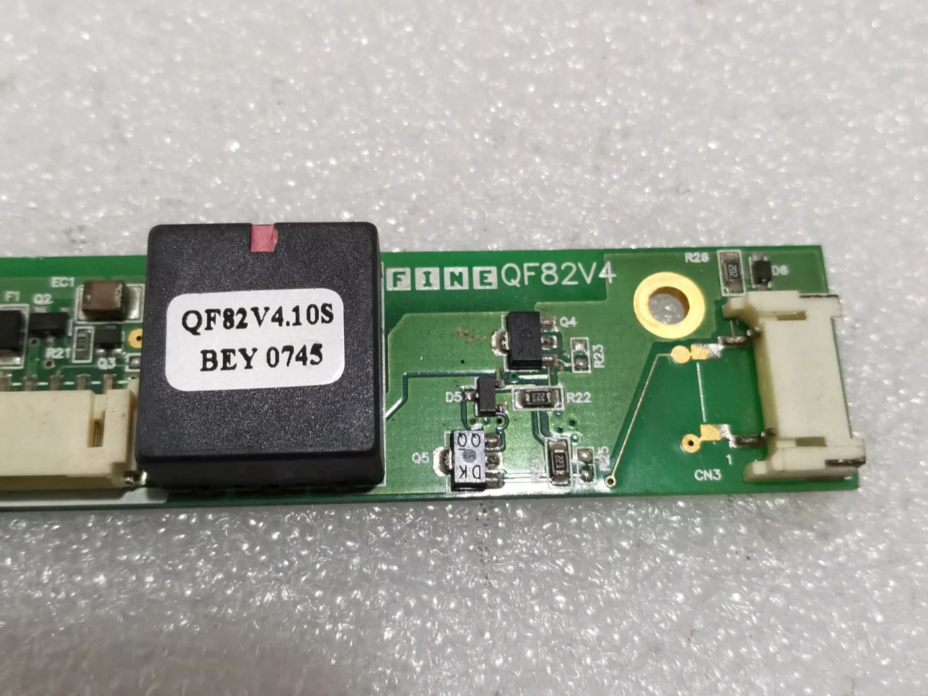 Inversor LCD QF82V4.10S