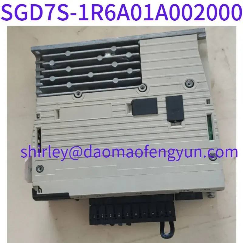 Used SGD7S-1R6A01A002000 servo driver