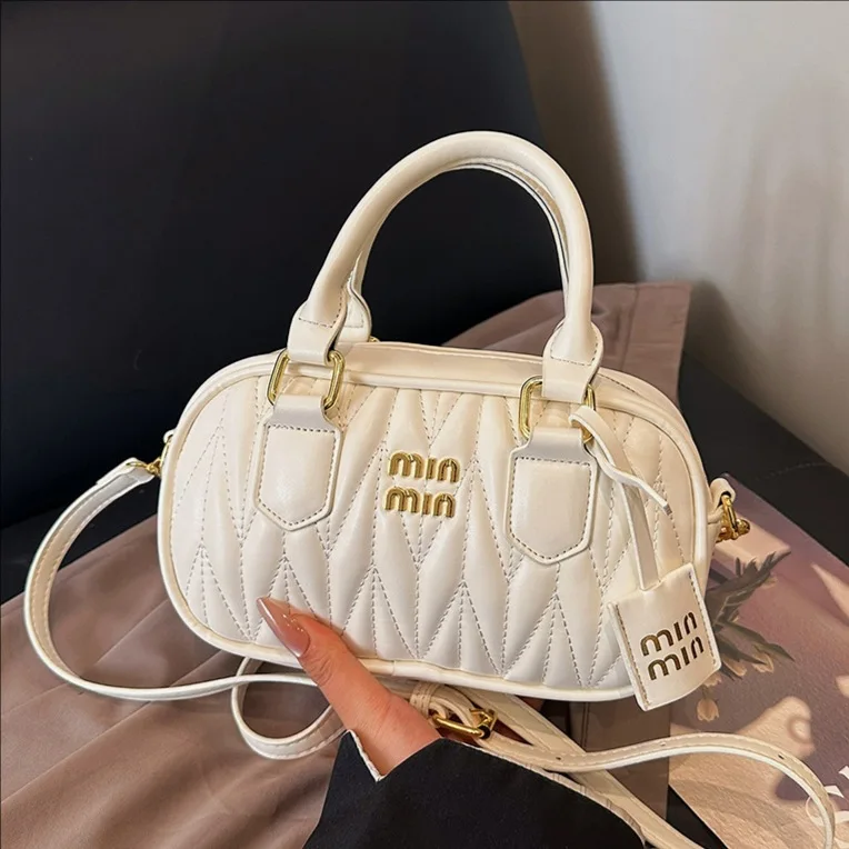 

2025 New Women's Pleated Handbag Fashion Versatile Pillow Bag Stylish Daily Commute Shoulder Crossbody Bag for Casual Use Baby