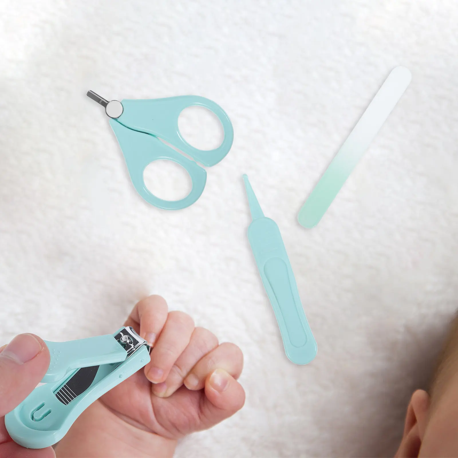 

Набор для ухода за ногтями младенцев: 1 комплект детских ножниц для ногтей с футляром для хранения, инструменты для гигиены новорожденных, легкие, с нескользящей ручкой