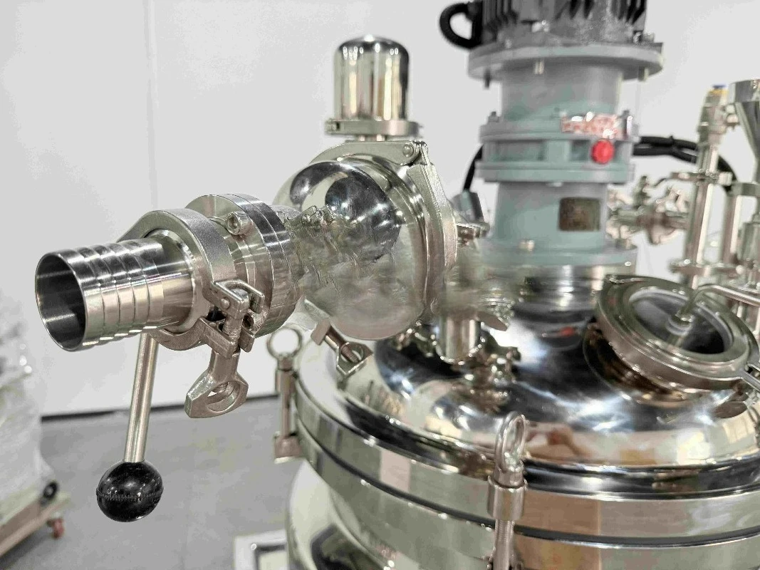 Picture 5: Hot Sale 50 Kg 100 200 300 500 1000 1500 2000 3000 5000 Litre Paste Mixing Tank Vacuum Emulsifier Mixer Homogenizer